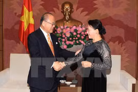 越共中央政治局委员、国会副主席阮氏金银会见日越友好议员联盟特别顾问武部勤