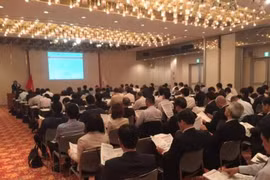 交流座谈会全景