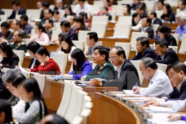 出席第十三届国会第十一次会议的国会代表