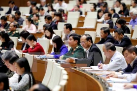 出席第十三届国会第十一次会议的国会代表