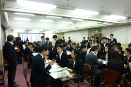 越南大学生与日本企业互动交流会