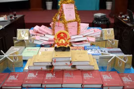 《胡志明全集》书籍。