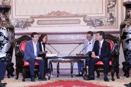 胡志明市与韩国仁川加强合作