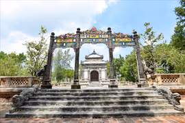 同庆帝思陵—东西建筑特色的独特融合