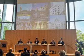 越南外交部常务副部长阮明宇在会上发表讲话。图自越通社