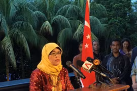 哈莉玛当选新加坡总统。（图片来源：Yahoo News Singapore） 