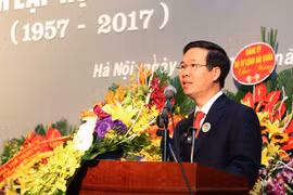  越共中央宣教部长武文赏出席越南美术协会成立60周年纪念活动