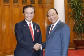 政府总理阮春福会见日本神奈川县知事黑岩佑治。