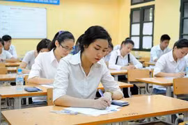附图：2017年国家高中毕业和入学大学统一考试共有86​万多名考生报名参加。