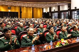 退休军队高级干部见面会。