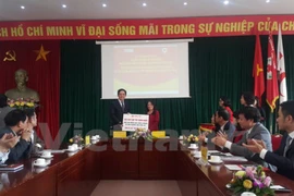 中国红十字会继续向越南灾民提供10万美元救灾援助