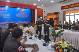 西宁省指挥部与柬埔寨青年军官交流座谈会。（图片来源：baoquankhu7.vn）