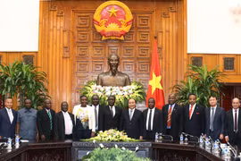 政府总理阮春福会见坦桑尼亚部长代表团。