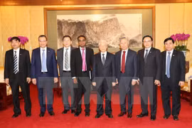 阮富仲总书记会见中国若干集团领导（图片来源：越通社）