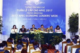 2017年亚太经合组织（APEC）国家委员会举行新闻发布会。（图片来源:越通社）