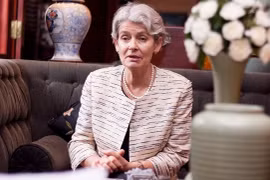 联合国教科文组织总干事伊琳娜·博科娃接受越南《人民报》记者采访。（图片来源：人民报网）