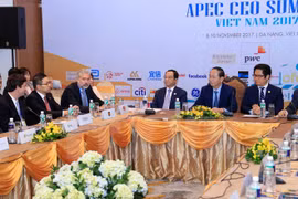 国家主席陈大光会见美国大型企业代表