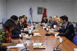 工作座谈会现场（图片来源：越通社）