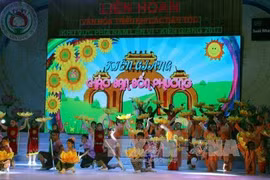 第六次越南南方各民族少年儿童文化节的一个文艺表演节目