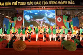 第一次广宁省东北各民族体育文化周开幕式。