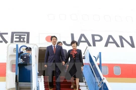 日本首相安培晋三与夫人。