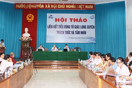 题为“龙川四角区互联互通—挑战与展望”研讨会在安江省举行baoangiang.com.vn