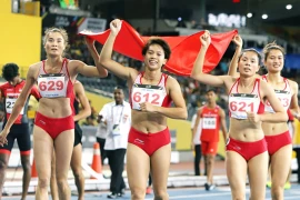 越南田径运动员夺得女子4x100米接力金牌。