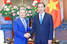 陈大光（右）会见加拿大国际贸易部长弗朗索瓦·菲利普•尚帕涅​（左）。