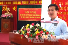 武文赏在发表总结讲话。