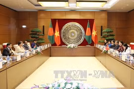 越南国会主席与孟加拉国国民议会议长举行会谈