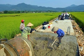 力争到2018年全国3300多个乡达到新农村建设标准