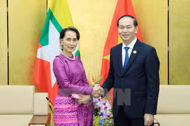 APEC 2017: 越南国家主席陈大光会见缅甸国家顾问昂山素季