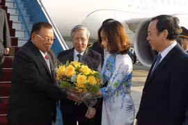 老挝人民革命党中央总书记、国家主席开始对越南进行正式友好访问