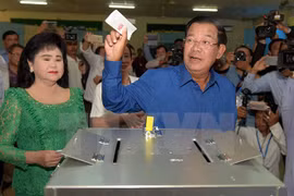 首相洪森参加6月4日举行的柬埔寨地方选举。（图片来源：越通社）