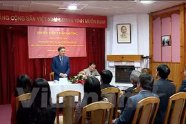 越南公安部部长苏林造访越南驻白俄罗斯大使馆