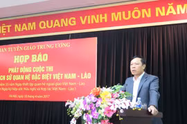 附图：越共中央宣教部副部长范文灵在2017年越老特殊关系历史知识竞赛新闻发布会上发表讲话。（图片来源：http://thoidai.com.vn）
