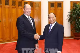 越南政府总理阮春福会见美国众议院外交事务委员会亚太小组委员会主席