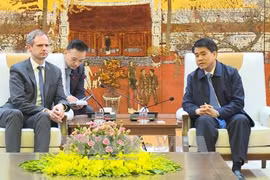河内市领导会见德国亚太商业协会代表团