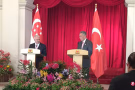 李显龙总理与来新进行正式访问的土耳其总理耶尔德勒姆在联合记者会上宣布这项消息。（图片来源：因特网）