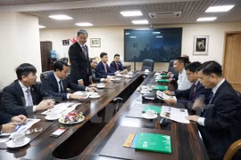 永福省领导代表团与俄罗斯代表团举行工作会谈。（图片来源：越通社）