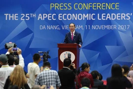 APEC 第25次领导人会议新闻发布会举行