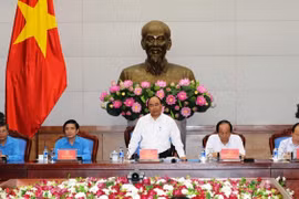 越南政府总理在会议上发表讲话。