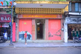 造访胡志明主席撰写宣告越南民主共和国诞生的《独立宣言》的地方