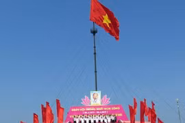 “统一江山”升旗仪式在广治省隆重举行。