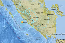 13日上午，印度尼西亚苏门答腊岛明古鲁省以西海域发生6．6级地震。