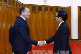 范平明会见欧洲商会主席迈克尔