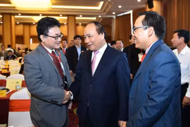 阮春福总理和与会代表