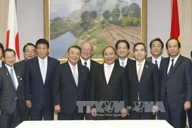 越南政府总理阮春福会见日本众议院议长大岛理森。