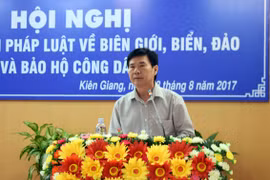 坚江省人民委员会副主席梅英任在会上发表讲话。（图片来源：kiengiang.gov.vn） 