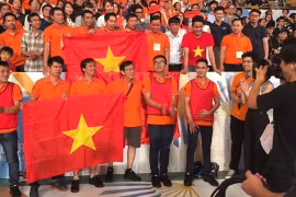越南雒鸿大学机器人队。(图片来源：因特网）